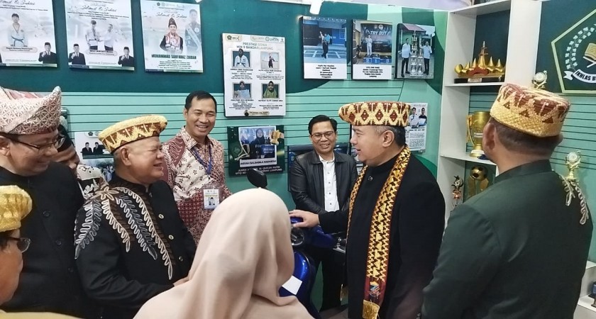 Kepala MAN 2 Bandar Lampung Kunjungi Stan Kementerian Agama pada Bandar Lampung Expo 2026