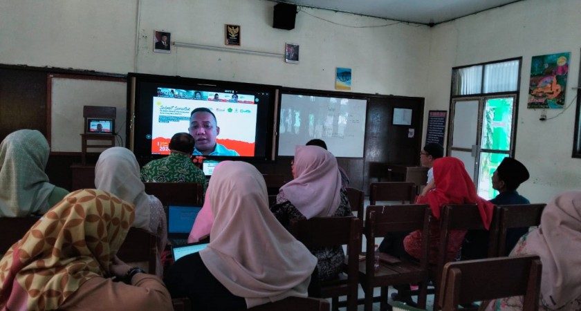 MAN 2 Bandar Lampung Ikuti Zoom Meeting Terkait Submit Serentak PMPZI