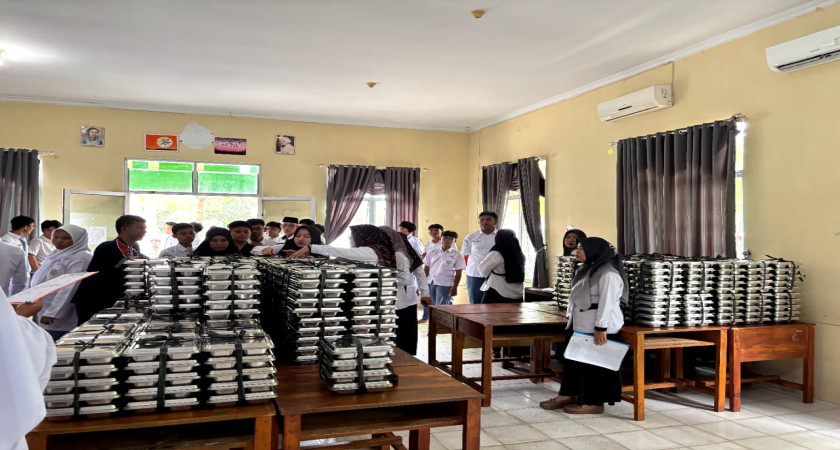 Sukses Hari Pertama Program MBG di MAN 2 Bandar Lampung: Sehat, Lezat, dan Penuh Semangat