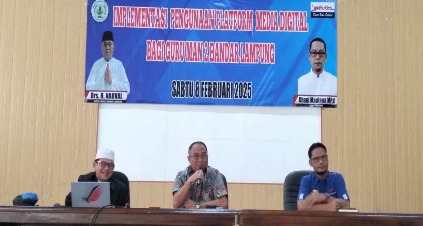 Guru MAN 2 Bandar Lampung Dapat Pelatihan Implementasi Platform Media Digital