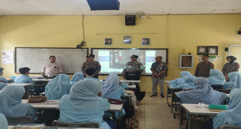 Tim Binmas Polda Lampung Sosialisasi Tindakan Preventif Kenakalan Remaja di MAN 2 Bandar Lampung