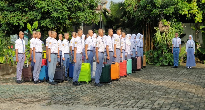 MAN 2 Bandar Lampung: Dua Siswa Ikuti Pasukan Pengibar Bendera Pusaka di Kota Bandar Lampung