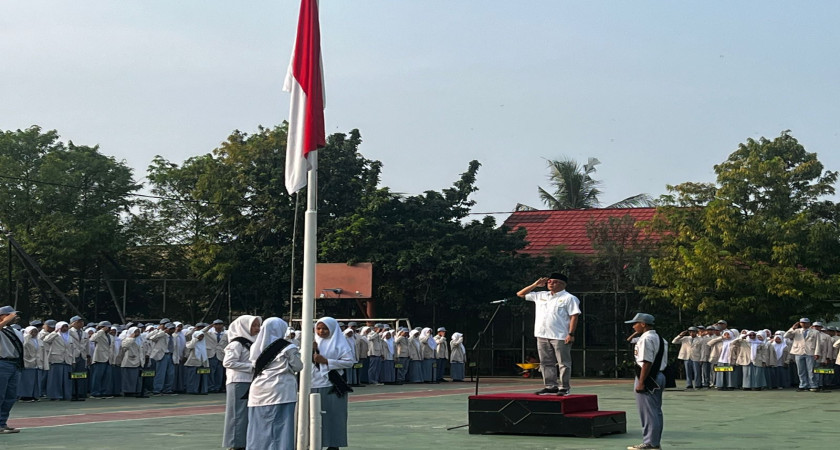 Upacara Bendera MAN 2 Bandar Lampung: Peringati Jasa Pahlawan, Umumkan Prestasi Taekwondo, dan Tanam 50 Pohon
